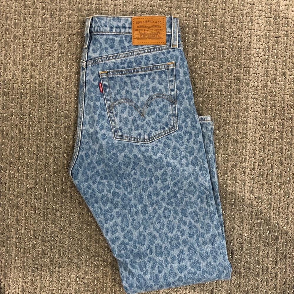 Levi Wedgie Jean